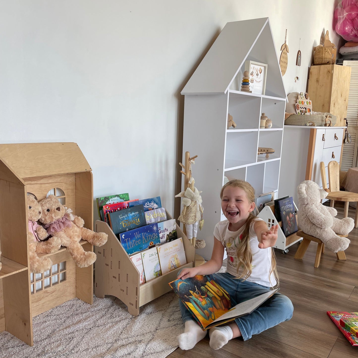 Montessori bookshelf | Natural color