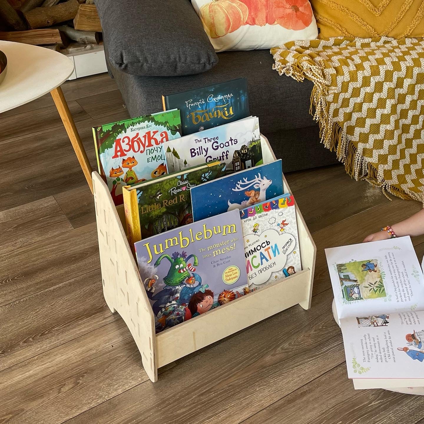 Montessori bookshelf | Natural color